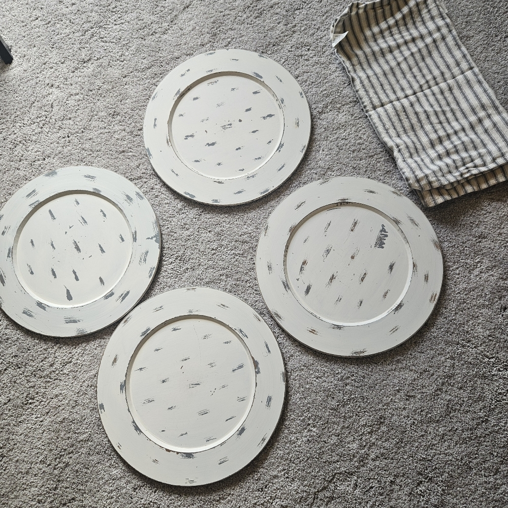 Farmhouse White Decorative Plate and Napkin Set